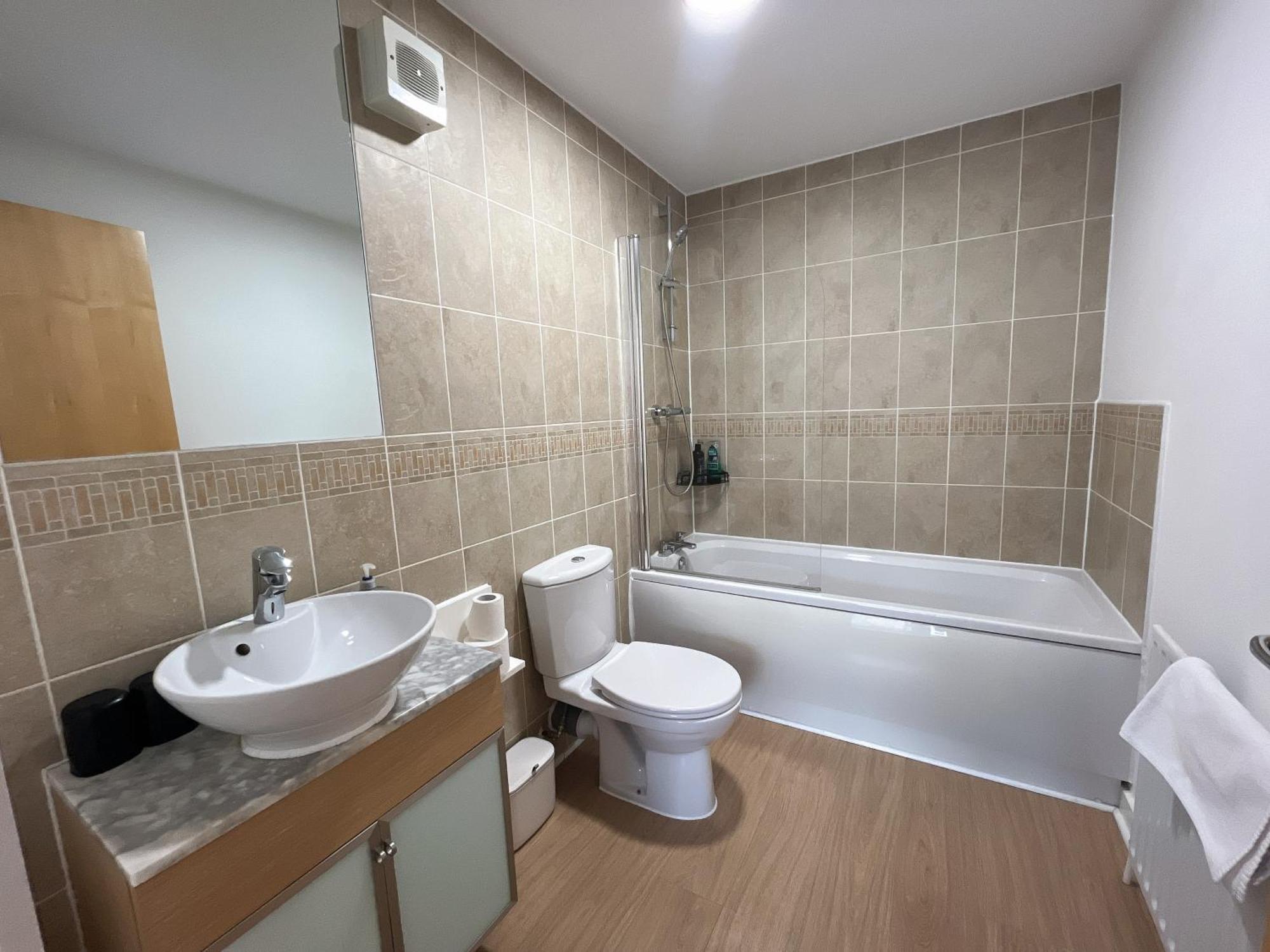 Apartment 2 Bath Free Parking Edinburg Exteriör bild