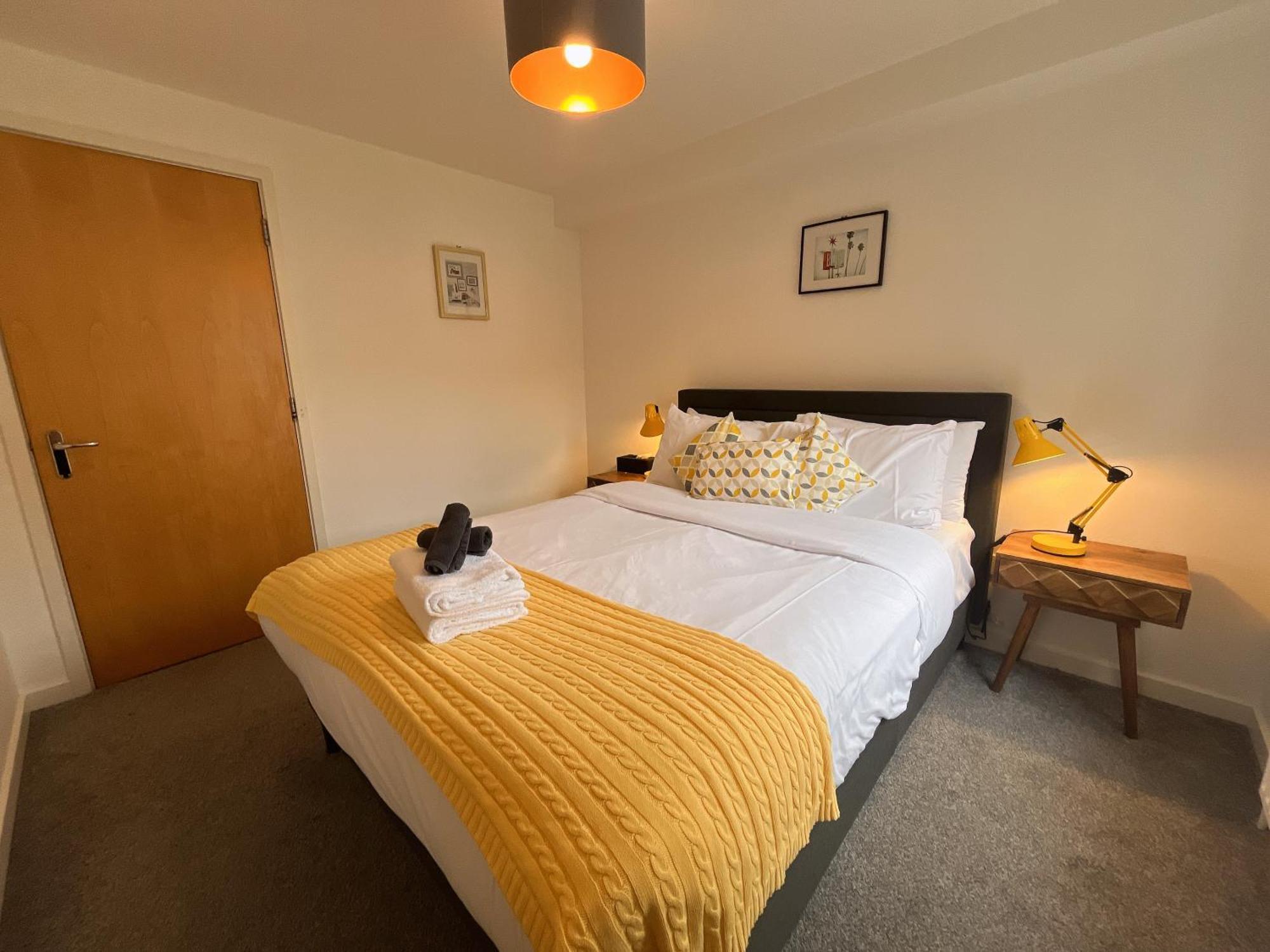 Apartment 2 Bath Free Parking Edinburg Exteriör bild